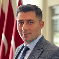 Cüneyd Kurtbaş portre fotoğrafı